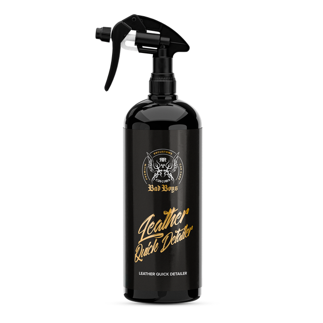 Leather Quick Detailer 1L – Frasco spray preto com logótipo e rótulo dourado para tratamento de pele, vista frontal | Cuidado do Couro | miio Store